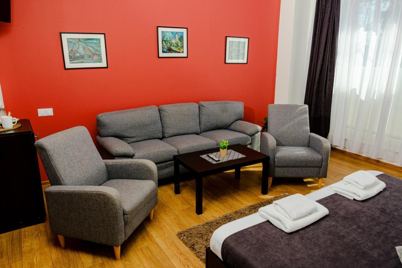 Pensiunea Pictorilor Bed & Breakfast 3*