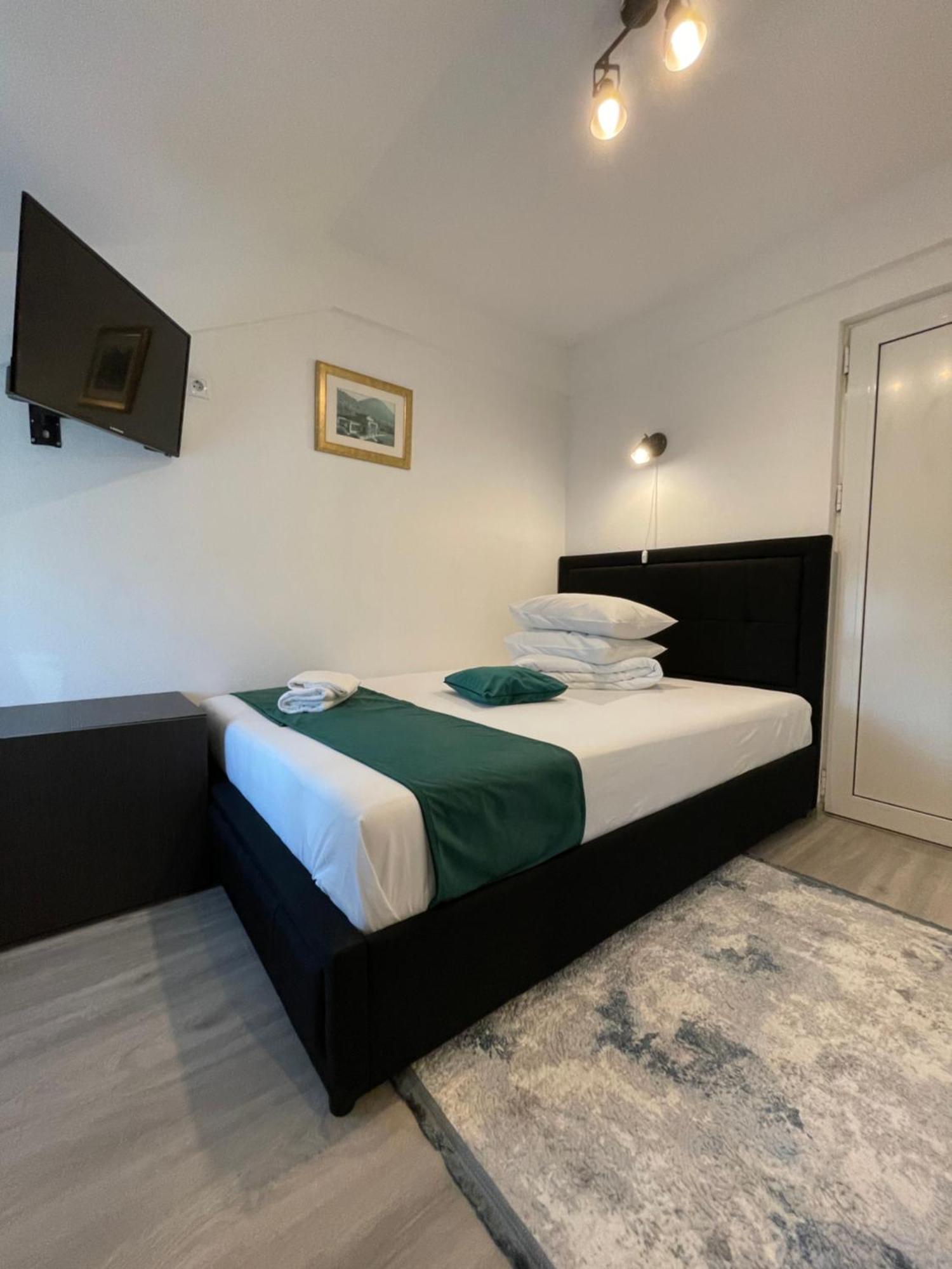 Bed & Breakfast Pensiunea Pictorilor