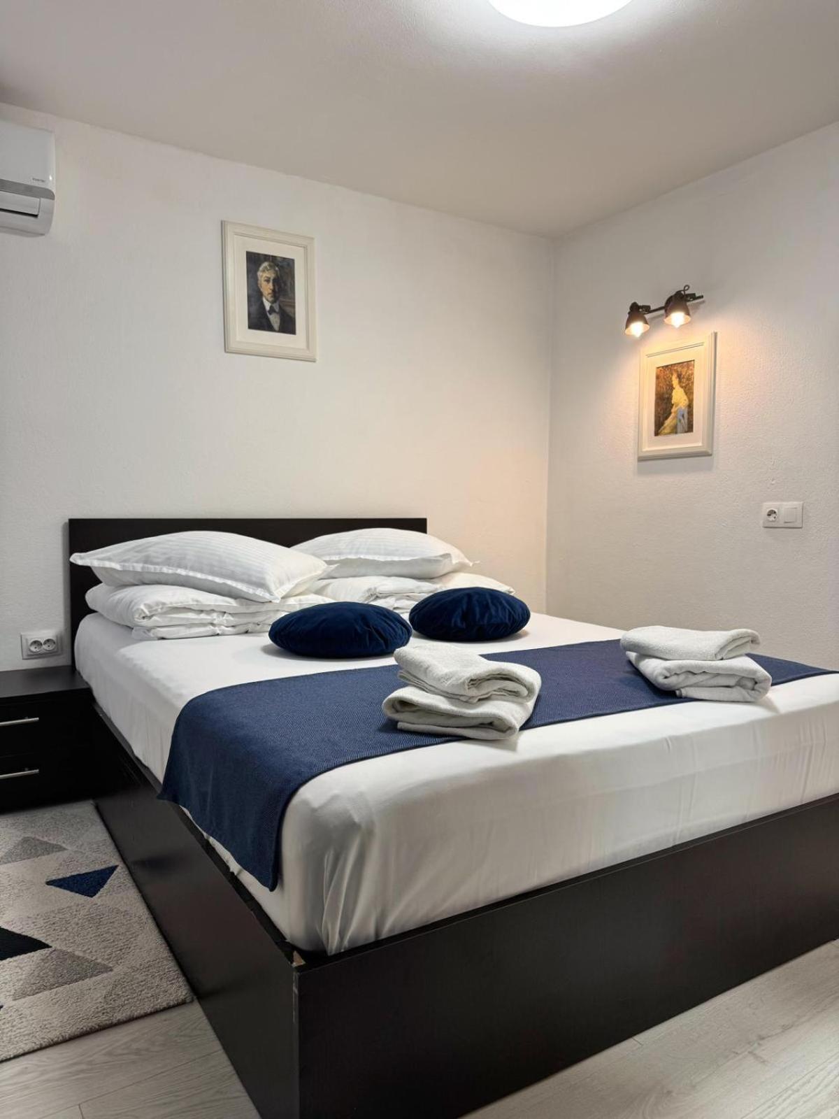 Pensiunea Pictorilor Bed & Breakfast 3*