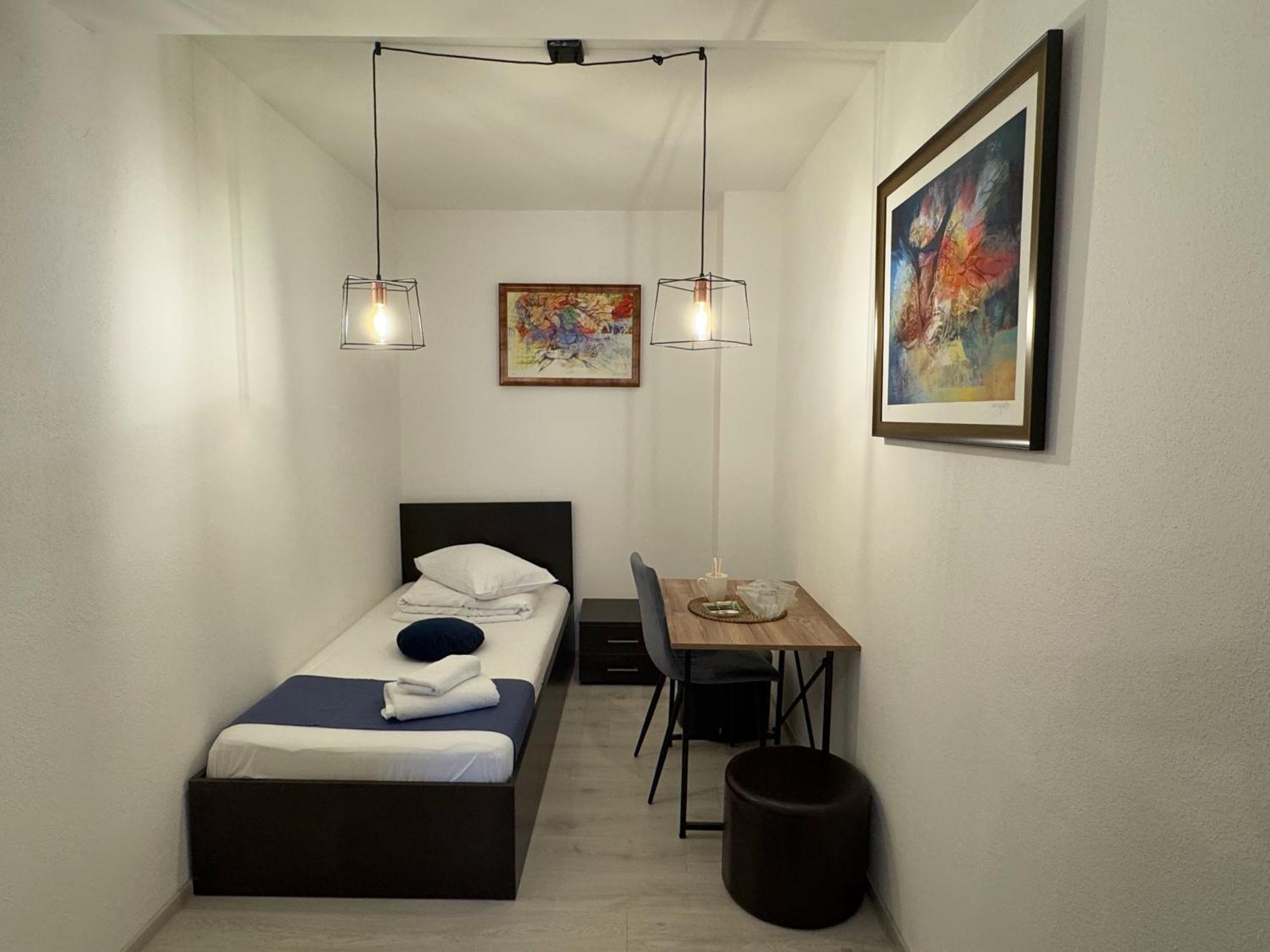 Pensiunea Pictorilor Bed & Breakfast