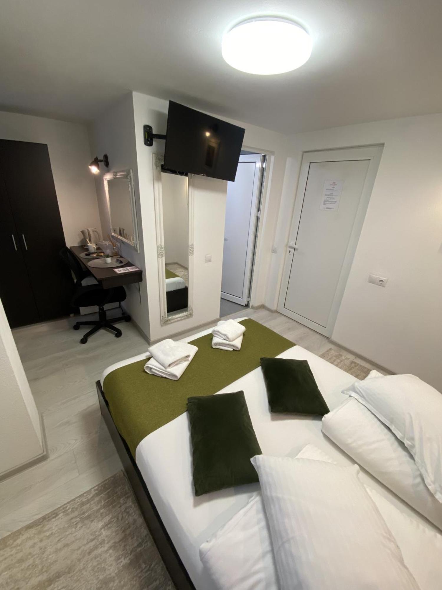 Pensiunea Pictorilor Bed & Breakfast 3*