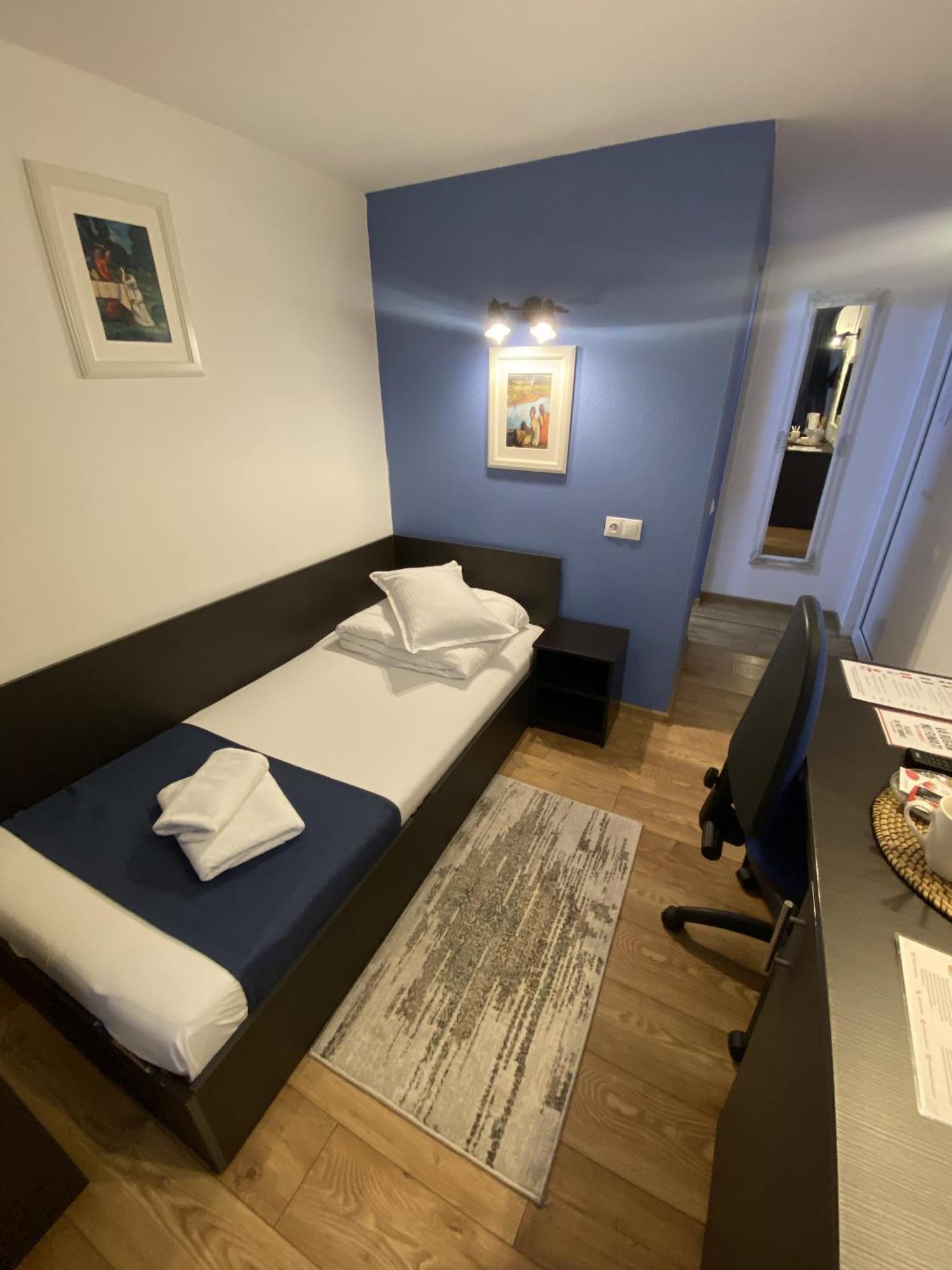Bed & Breakfast Pensiunea Pictorilor