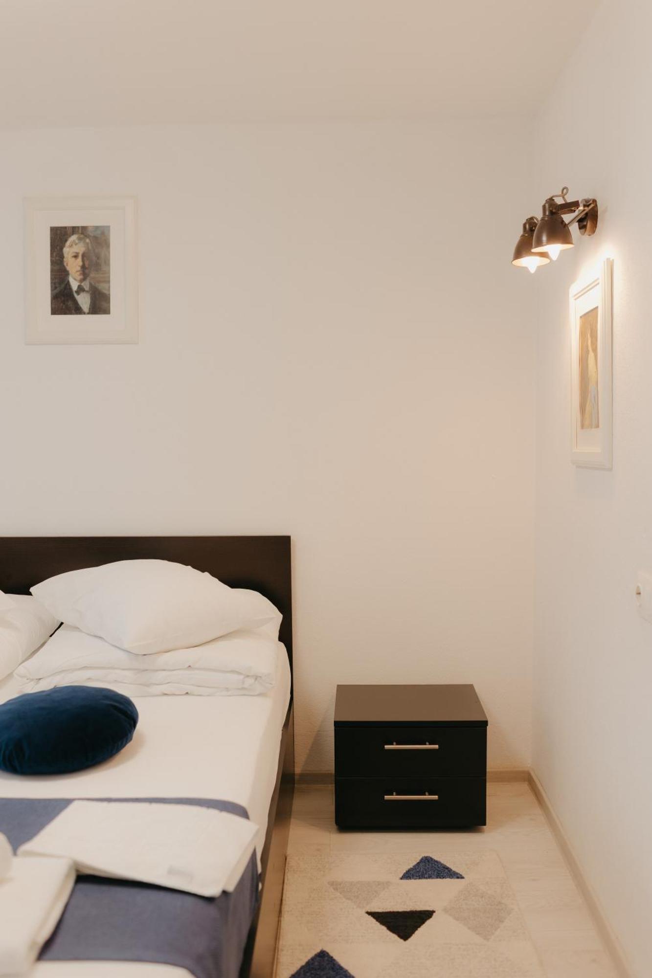 Pensiunea Pictorilor Bed & Breakfast 3*